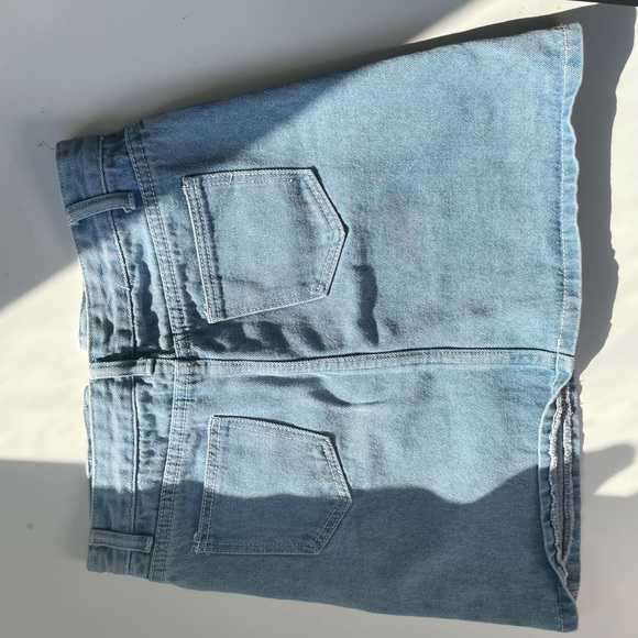 White washed jean pencil skirt, never worn great condition, size medium - Picture 2 of 2